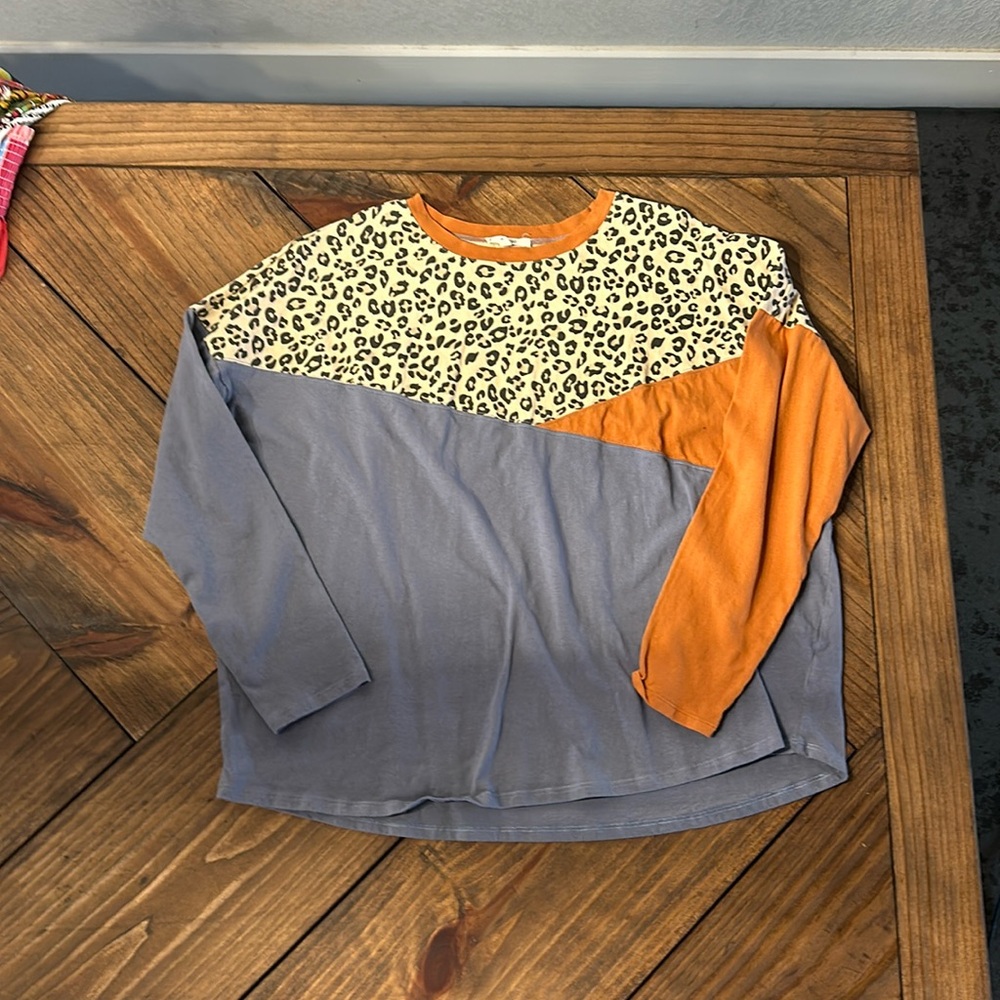 Long sleeve easel shirt